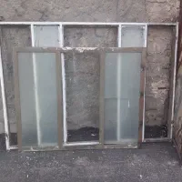 دو عدد پنجره فروشی