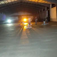 اجرای بتن ریزی کف با ماله پروانه ای و تراز لیزری