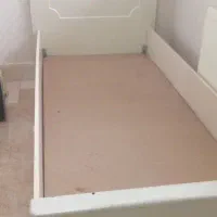 تخت سالم کودک و نوجوان