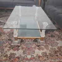 میز جلو شیشه ای در حد نو تمیزی