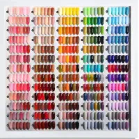 خدمات تخصصی ناخن با بیش از ۲۰۰۰ رنگ لاک ژل