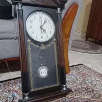 ساعت دیواری در حد نو ...