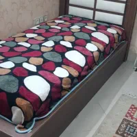 تخت خواب یک نفره با عسلی|تخت و سرویس خواب|شیراز, فرهنگ شهر|دیوار