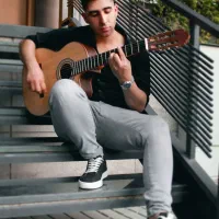 آموزش تخصصی گیتار  در آموزشگاه
