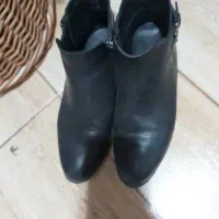 نیم پوتین|کیف، کفش، کمربند|تربت جام, شهید نصرالهی|دیوار