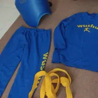 دستکش و هوگو و لباس ورزشی