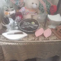 مقداری ظروف آشپزخانه وآینه قدی ولوستر