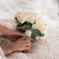 نیازمند لباس عروس