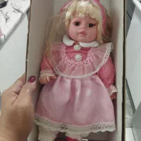 عروسک بسیار زیبا با کارتن