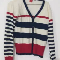 سلام تعدادی لباس به فروش میرسد