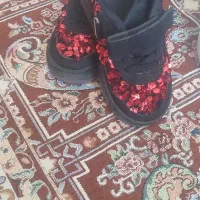 کفش اسپورت دخترانه در حد نو|کفش و لباس بچه|کیار, |دیوار