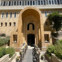 ۲۳۰ متر  ۴ خواب با مشاعات ابی زیر قیمت