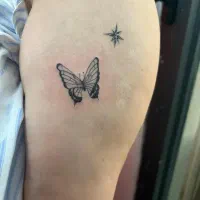 اجرای تتو توسط آرتیست خانم