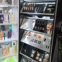 استند آرایشی