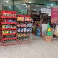 واگذاری سوپرمارکت کلیدی برخیابان با امکانات کامل