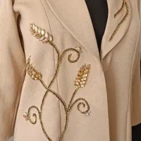 آموزش خیاطی قالی بافی گلیم بافی جواهر دوزی|خدمات آموزشی|قم, دروازه چوبی|دیوار