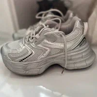 کفش سایز ۴۰