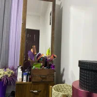 میز آرایش و آیینه