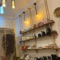 طبقات چوبی به همراه کناف ولوستر ولامپ ها|کتابخانه، شلف، قفسههای دیواری|تهران, جردن|دیوار