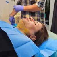 لیدر زیبایی ژل و بوتاکس و کاشت مو|استخدام درمانی، زیبایی، بهداشتی|کرمانشاه, |دیوار