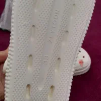 کراکس|کیف، کفش، کمربند|اندیشه, اندیشه فاز ۱|دیوار