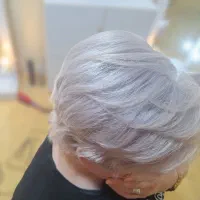 انجام تمامی خدمات آرایشی