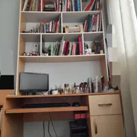 میز کامپیوتر کتابخانه دار