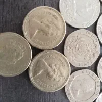 چندین سکه قدیمی