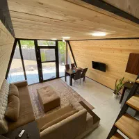 اجاره روزانه کلبه سوئیسی دو خوابه نزدیک دریا