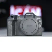 کنون Canon R8 کم کارکرد