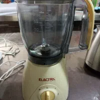 آب میوه گیری و مخلوط کن