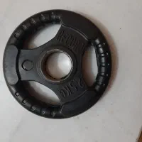 صفحه وزنه ۲.۵ کیلویی مشکی تمیز و بدون خط‌وخش