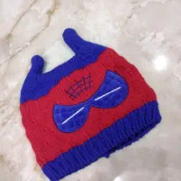 کلاه  مرد عنکبوتی   کاموایی در1.  لباس بچگانه