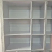 فروش کمد دیواری قفسه جادار تمیز دو تکه چسبیده بهم|کتابخانه، شلف، قفسه‌های دیواری|شیراز, سینما سعدی|دیوار