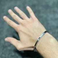 دستبند بنگل تمام استیل نو نو هستش فری سایز