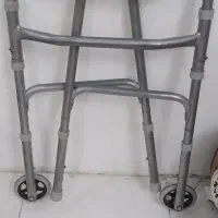 واکر چرخ دار تاشو با قابلیت تنطیم ارتفاع