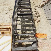 پله نرده ای|عمدهفروشی|گلبهار, شهر جدید گلبهار|دیوار