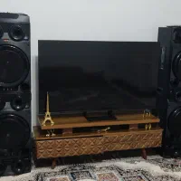 باند اسپیکر ایستاده