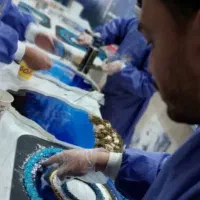 فروشنده منشی خانم جوان. پسر جوان جهت کار آموزشگاه