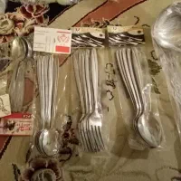 چوب لباسی میلها بعضیا درآمده پرچ میخواد|بندرخت و رختآویز|محمدشهر, شهرک چمران|دیوار