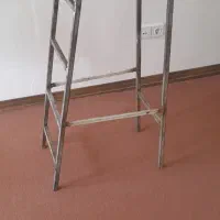 چهارپایه فلزی