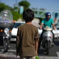 مربی نگهداری کودک در مرکز شبه خانواده