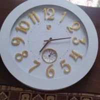 ساعت دیواری