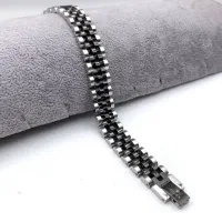 دستبند و گردنبند