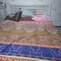 تخت خواب و رو تختی