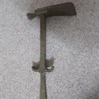 مجسمه قدیمی عتیقه و قندشکن|کلکسیون اشیاء عتیقه|قم, باجک یک|دیوار