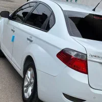 برلیانس ۳۳۰ اتومات مدل ۹۵ بدون رنگ کارکرد ۱۲۰|خودرو سواری و وانت|رشت, کوی غلام نیا|دیوار