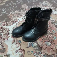 بوت زنانه.کوهچنار|کیف، کفش، کمربند|کوه چنار, |دیوار