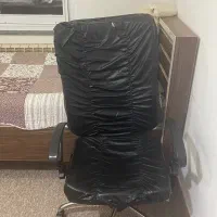 صندلی چرمی قیمت 1میلیون تخفیف هم داره