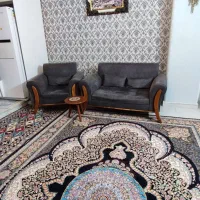مبل ۷ نفره همراه سه میز گرد عسلی
